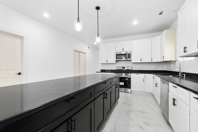 94 W 30th Place, South Chicago Heights, IL 60411