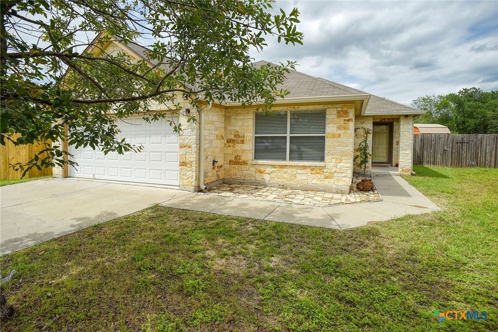 1316 Fern Court, Gonzales, TX 78629
