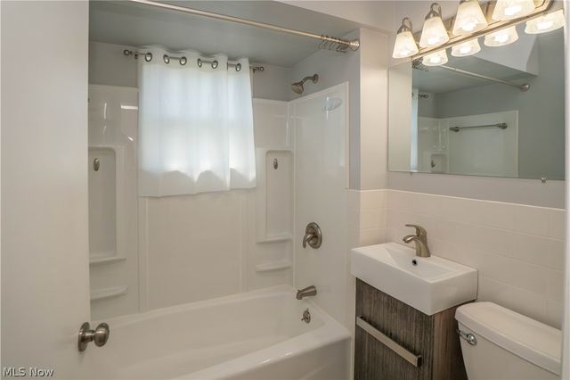 5372 Porter Road, North Olmsted, OH 44070