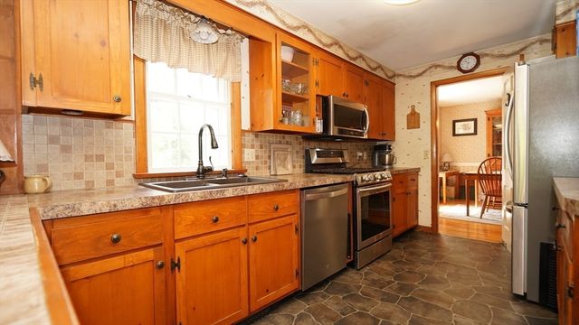 70 Westwood Park Circle, Attleboro, MA 02703