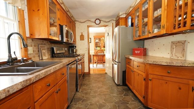 70 Westwood Park Circle, Attleboro, MA 02703