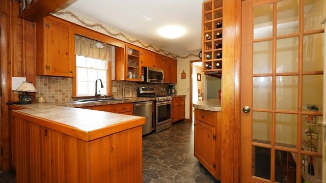 70 Westwood Park Circle, Attleboro, MA 02703