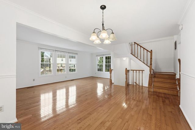 14315 UNIFORM DR, Centreville, VA 20121