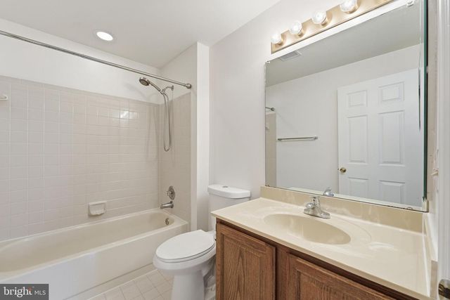 14315 UNIFORM DR, Centreville, VA 20121