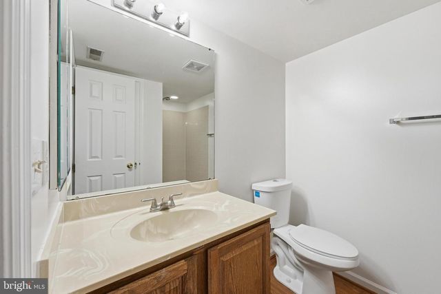 14315 UNIFORM DR, Centreville, VA 20121