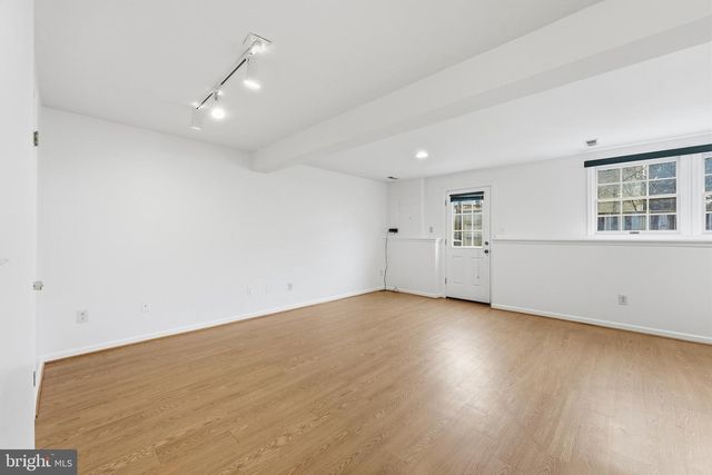 14315 UNIFORM DR, Centreville, VA 20121