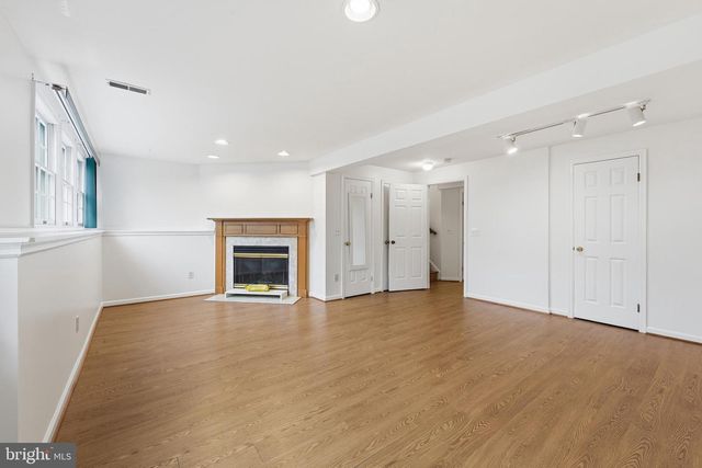 14315 UNIFORM DR, Centreville, VA 20121