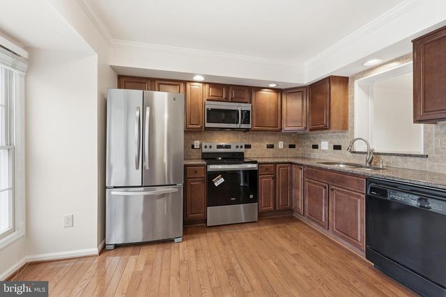 14315 UNIFORM DR, Centreville, VA 20121