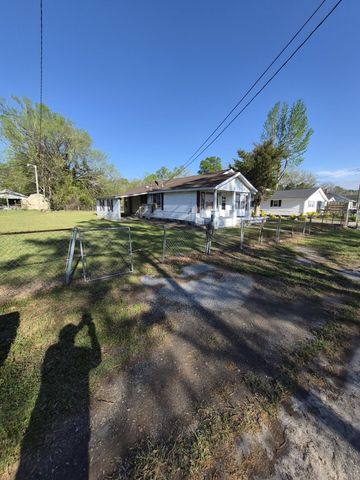 15 Liberty Street, Mayesville, SC 29104