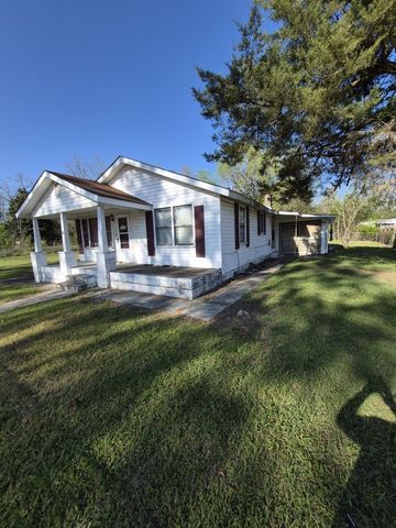 15 Liberty Street, Mayesville, SC 29104