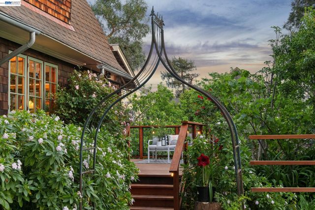 731 60TH STREET, Oakland, CA 94609