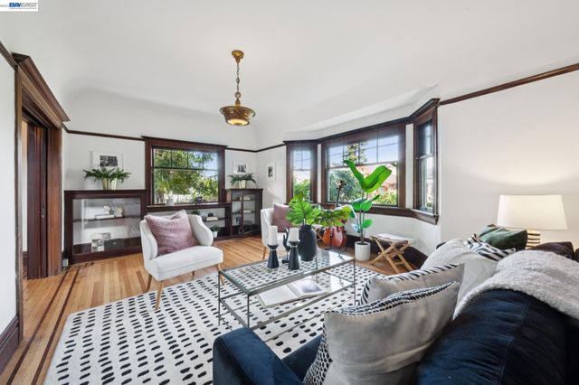 731 60TH STREET, Oakland, CA 94609