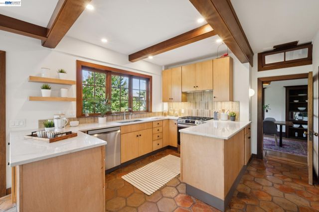 731 60TH STREET, Oakland, CA 94609