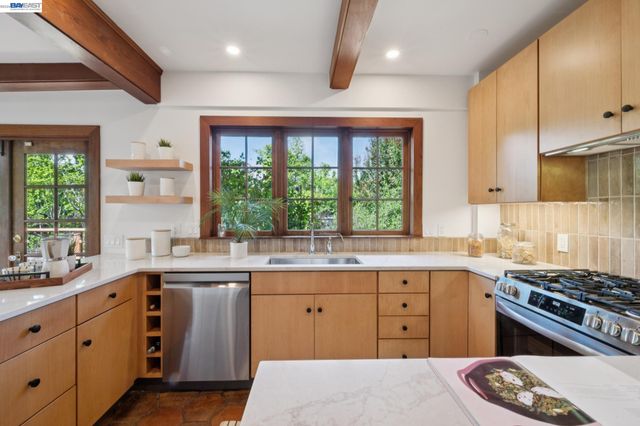 731 60TH STREET, Oakland, CA 94609