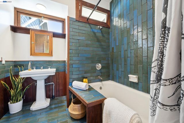 731 60TH STREET, Oakland, CA 94609