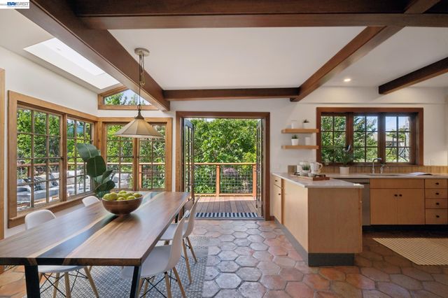 731 60TH STREET, Oakland, CA 94609