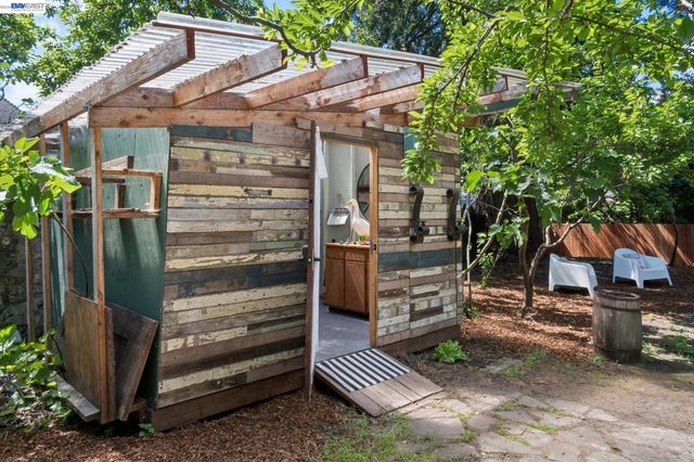 731 60TH STREET, Oakland, CA 94609