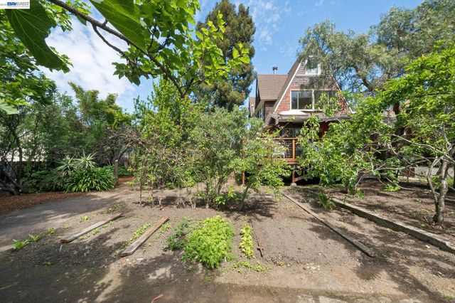 731 60TH STREET, Oakland, CA 94609