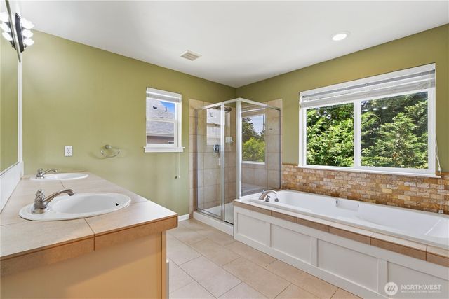 15384 129th Avenue NE, Woodinville, WA 98072