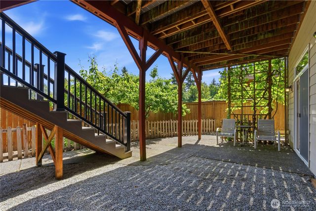 15384 129th Avenue NE, Woodinville, WA 98072