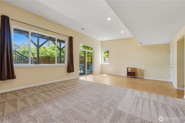 15384 129th Avenue NE, Woodinville, WA 98072