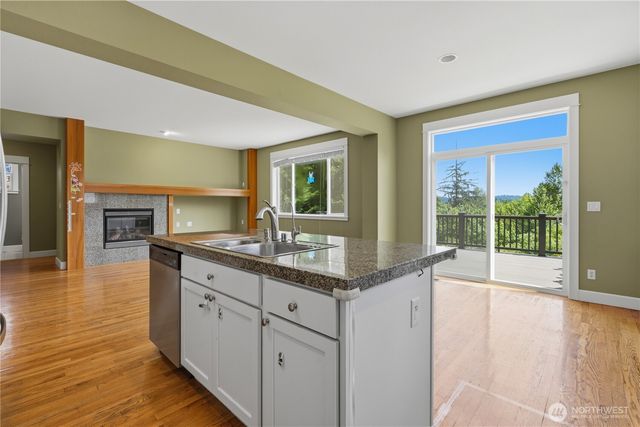 15384 129th Avenue NE, Woodinville, WA 98072