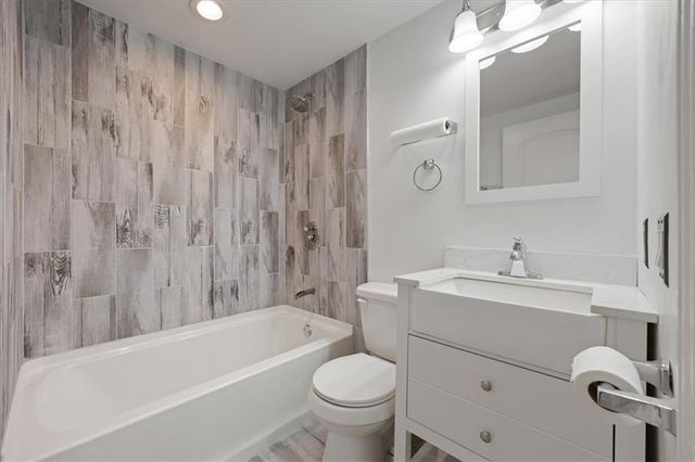 2939 WAYNE Avenue, Kansas City, MO 64109
