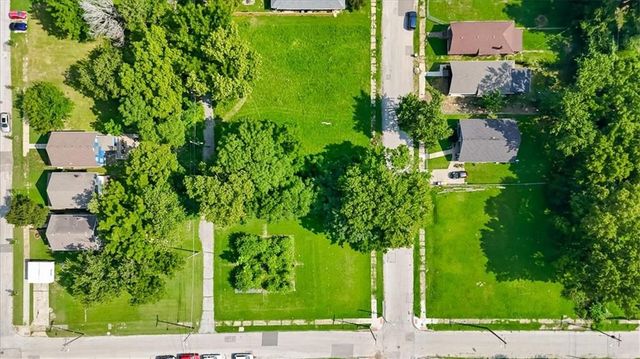 2939 WAYNE Avenue, Kansas City, MO 64109