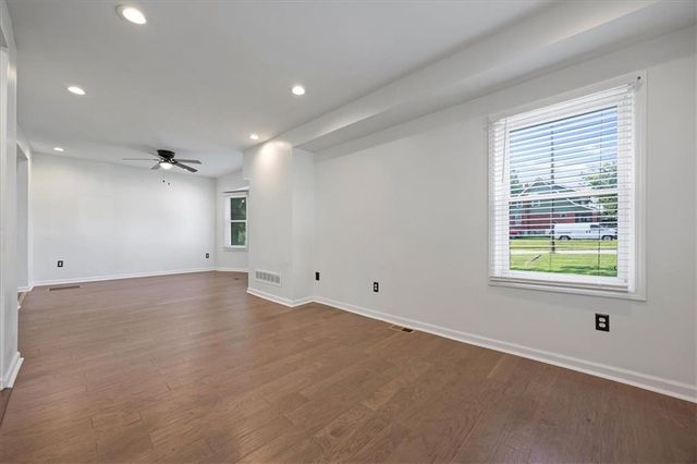 2939 WAYNE Avenue, Kansas City, MO 64109