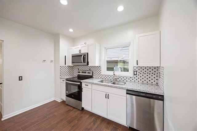 2939 WAYNE Avenue, Kansas City, MO 64109