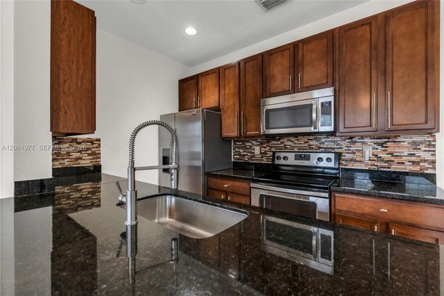 936 SW 147th Avenue 2903, Pembroke Pines, FL 33027