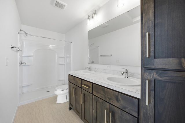 837 60th Avenue W, West Fargo, ND 58078