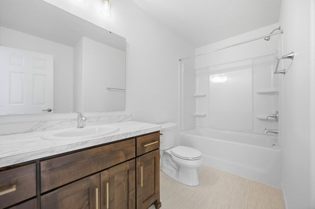 837 60th Avenue W, West Fargo, ND 58078