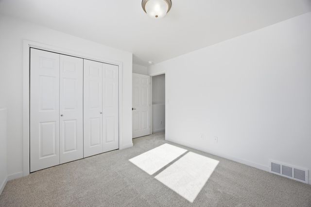 837 60th Avenue W, West Fargo, ND 58078