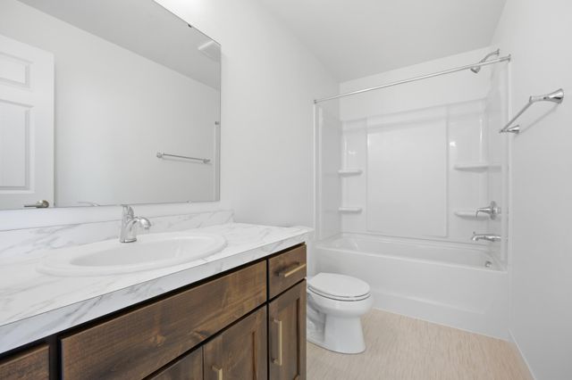 837 60th Avenue W, West Fargo, ND 58078