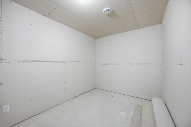 837 60th Avenue W, West Fargo, ND 58078