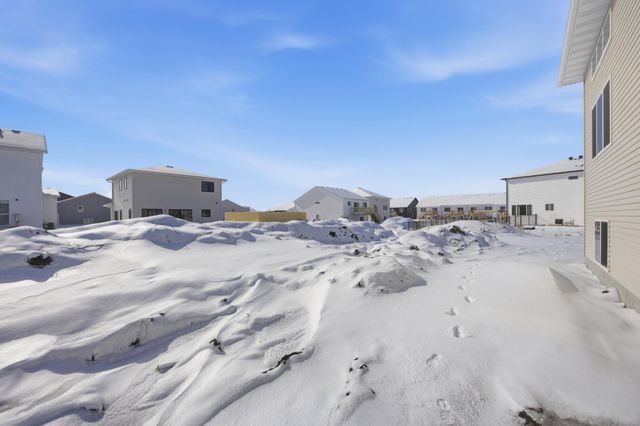 837 60th Avenue W, West Fargo, ND 58078