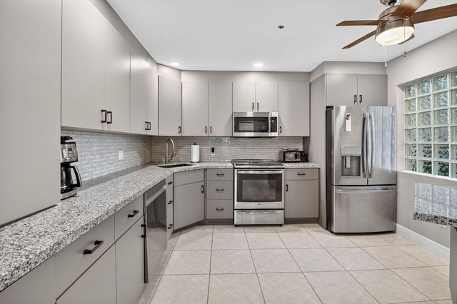 5157 Floria Way F, Boynton Beach, FL 33437