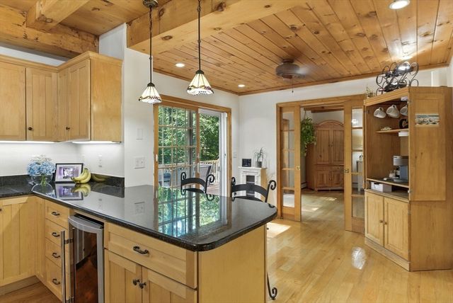 7 Palis Dr, Salisbury, MA 01952