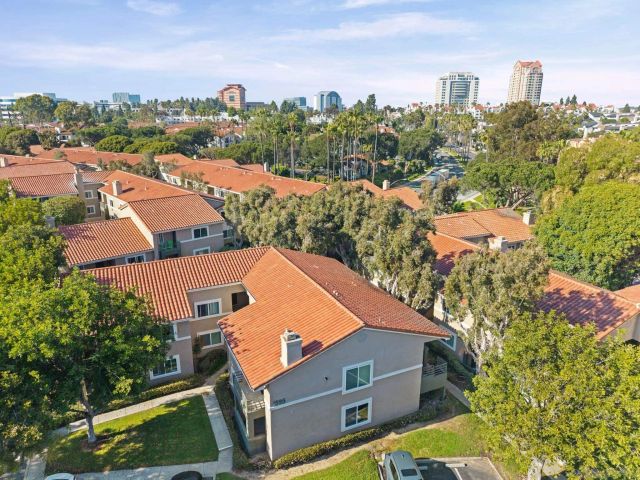 7595 Charmant 707, San Diego, CA 92122