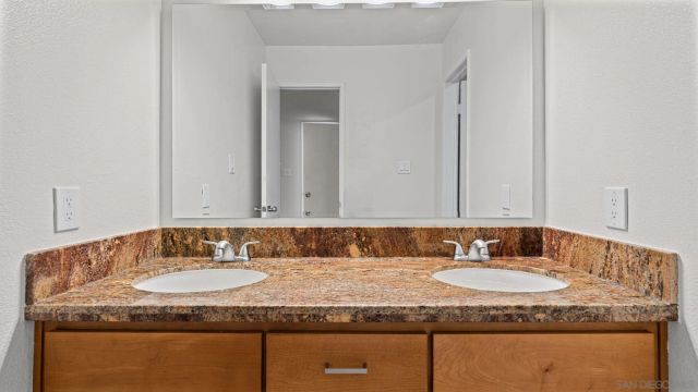 7595 Charmant 707, San Diego, CA 92122