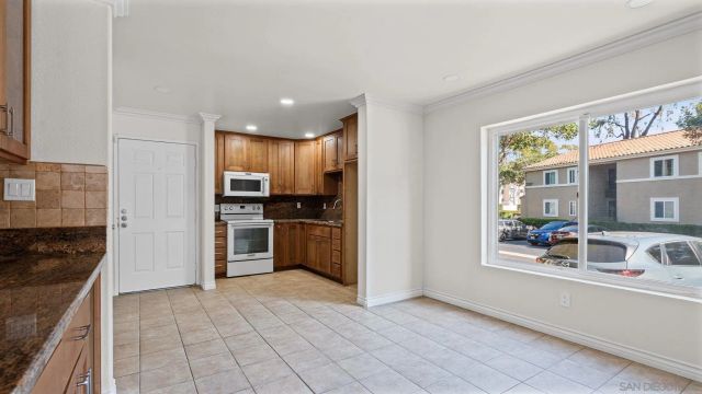 7595 Charmant 707, San Diego, CA 92122