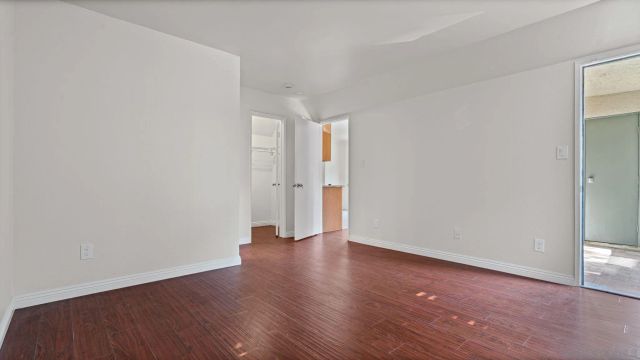 7595 Charmant 707, San Diego, CA 92122