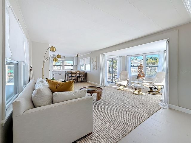 346 MOUNT SAXON AVENUE NE 316, St Petersburg, FL 33702