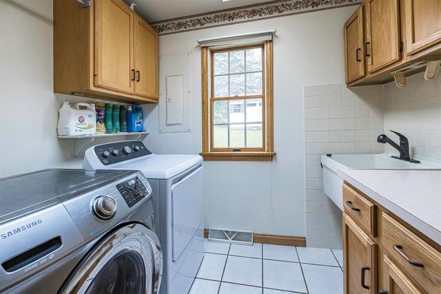 4427 NEPTUNE Drive, Erie, PA 16506