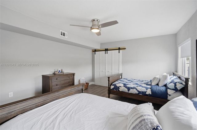 1590 NW 38th St 1, Miami, FL 33142