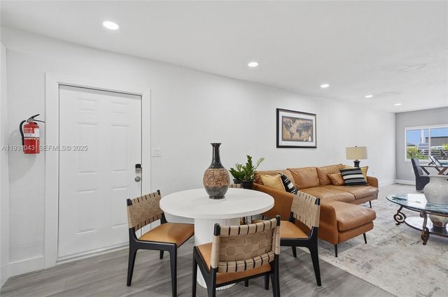 1590 NW 38th St 1, Miami, FL 33142