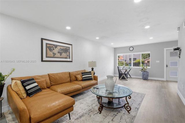 1590 NW 38th St 1, Miami, FL 33142