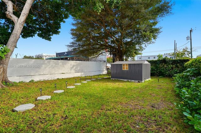 1590 NW 38th St 1, Miami, FL 33142