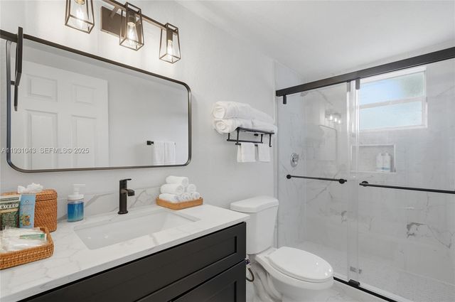 1590 NW 38th St 1, Miami, FL 33142